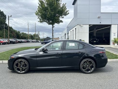 New 2025 Alfa Romeo Giulia AWD w/ Driving Assist Package image 5