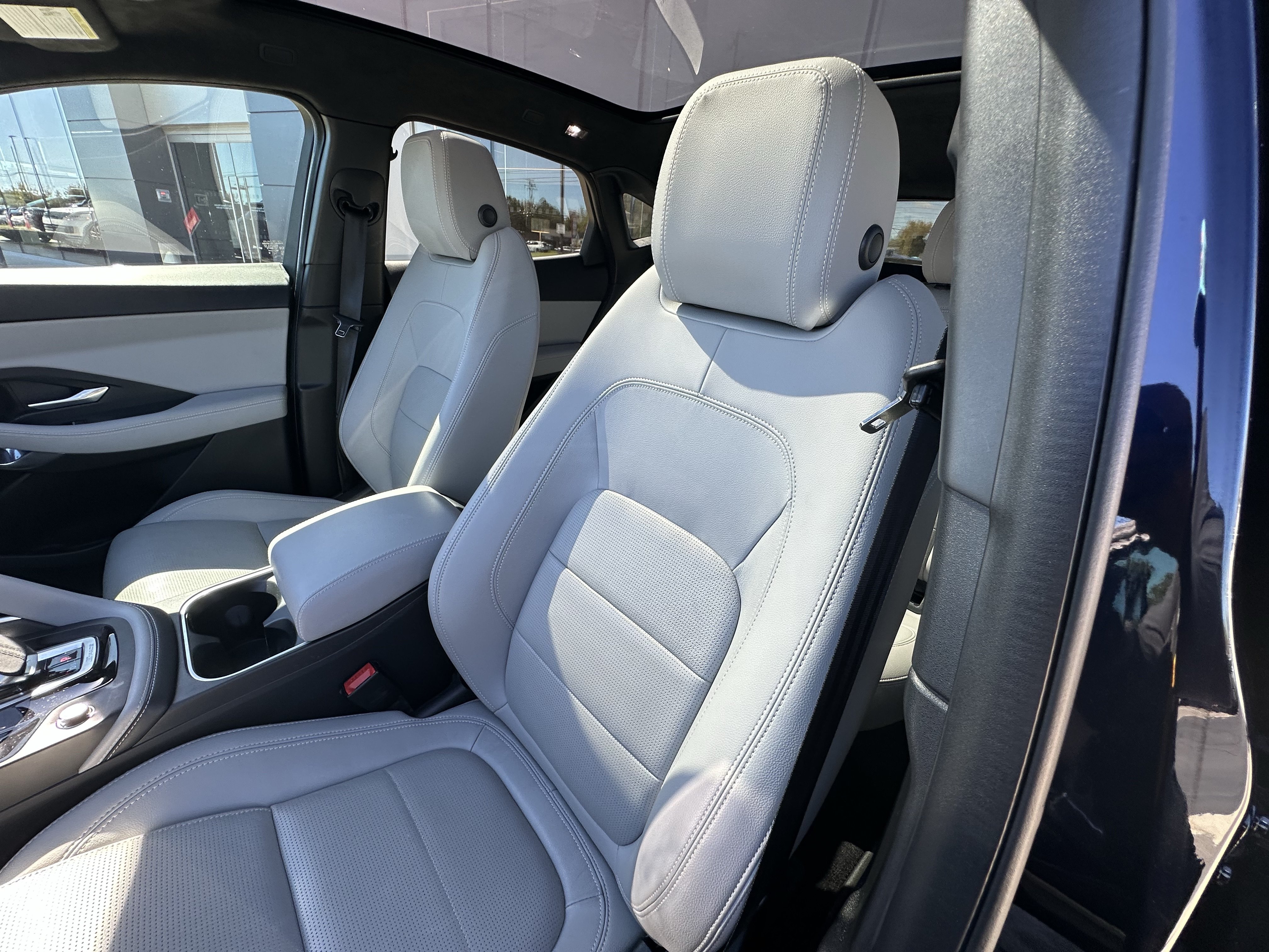 Used 2024 Jaguar E-PACE R-Dynamic SE AWD/4WD image 17