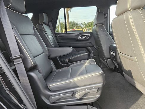 Used 2024 GMC Yukon SLT image 33