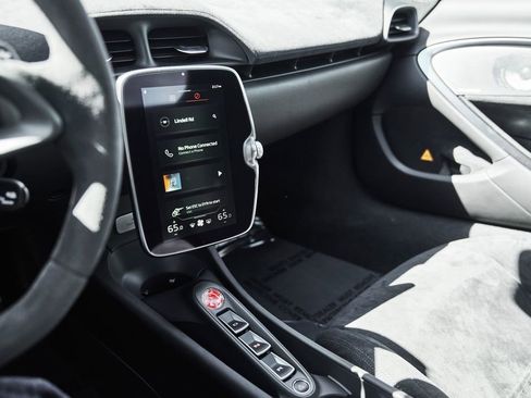 Used 2024 McLaren Artura image 41