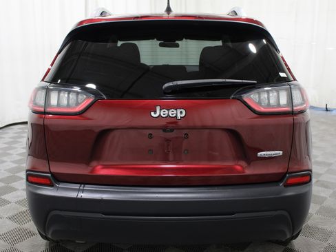 Used 2019 Jeep Cherokee Latitude w/ Popular Appearance Group FWD image 28