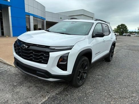 New 2026 Chevrolet Equinox LT FWD image 2