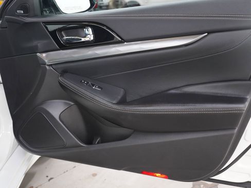 Used 2023 Nissan Maxima SL FWD image 9