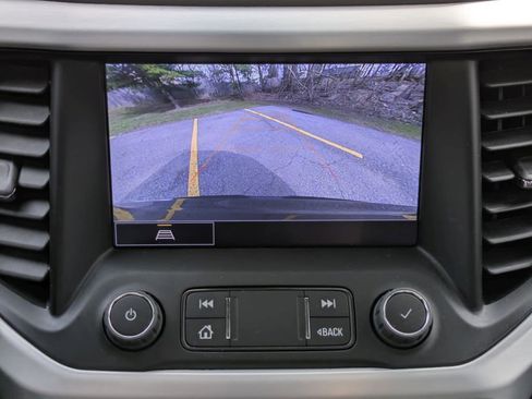 Certified 2023 GMC Acadia SLT w/ Preferred Package image 22