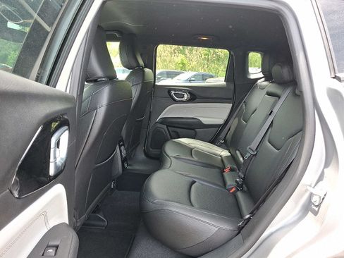 Used 2024 Jeep Compass Limited AWD/4WD image 10