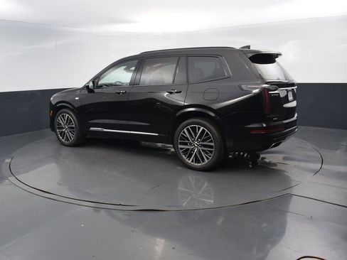 Used 2023 Cadillac XT6 Sport w/ Technology Package image 3