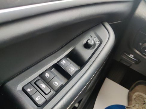 Used 2023 Jeep Grand Cherokee Limited image 24