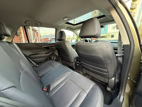 Used 2025 Subaru Outback Limited AWD/4WD image 13