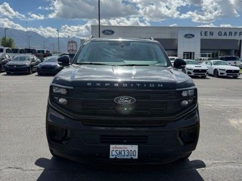 Used 2025 Ford Expedition Max Active AWD/4WD image 2
