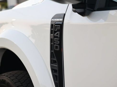 Used 2025 Ford F450 Platinum w/ FX4 Off-Road Package AWD/4WD image 17