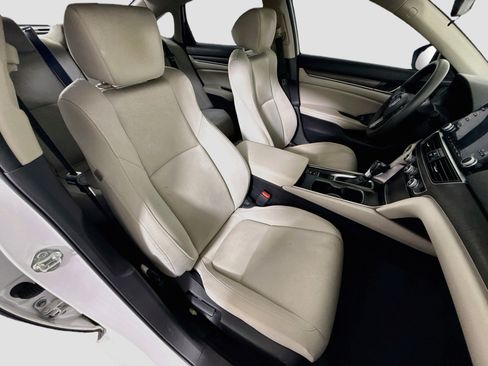Used 2018 Honda Accord LX image 29