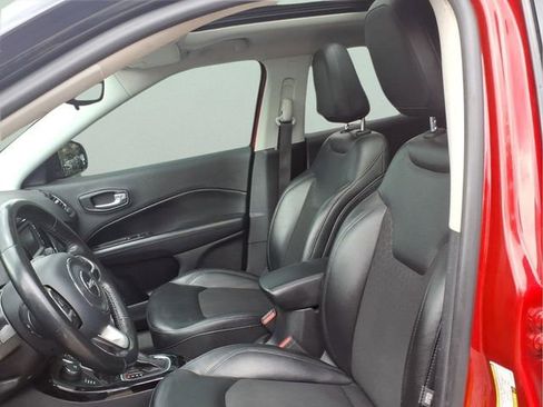 Used 2018 Jeep Compass Latitude AWD/4WD image 11