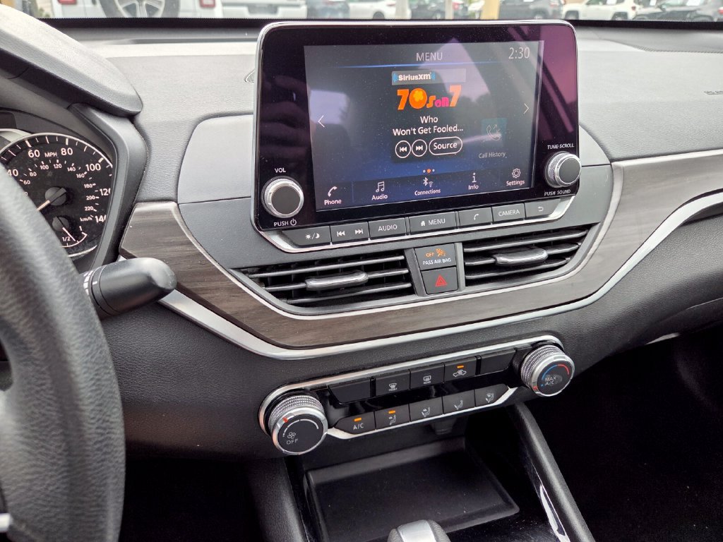 Used 2024 Nissan Altima 2.5 SV FWD image 22