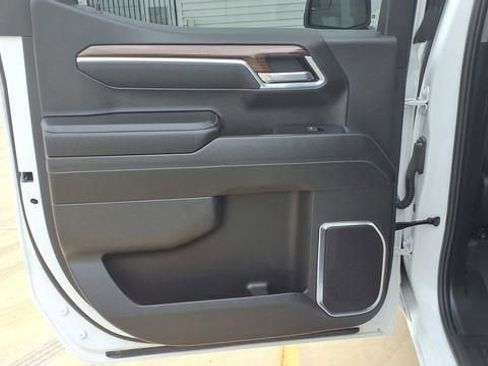 Used 2025 Chevrolet Silverado 1500 LT image 19