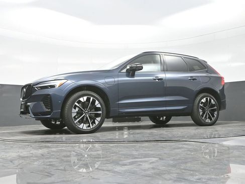 New 2026 Volvo XC60 T8 Plus w/ Protection Package Premier AWD/4WD image 39