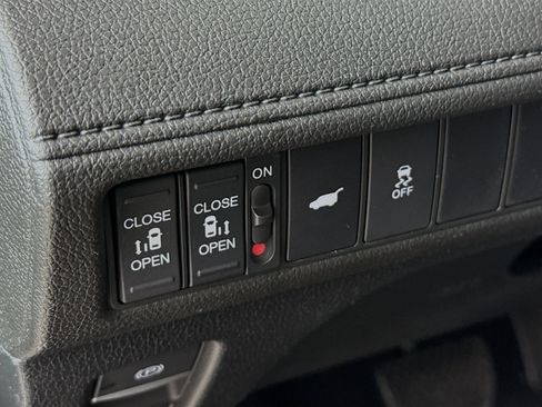 New 2026 Honda Odyssey EX-L image 9