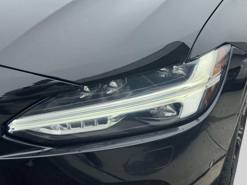 Used 2022 Volvo S90 B6 Inscription w/ Advanced Package AWD/4WD image 11