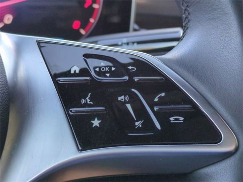 Used 2025 Mercedes-Benz GLC 300 image 25