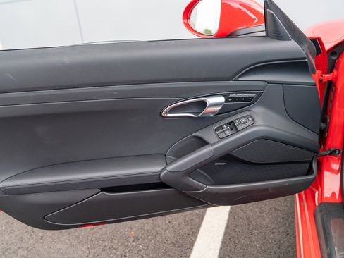 Used 2025 Porsche 718 Boxster S image 10