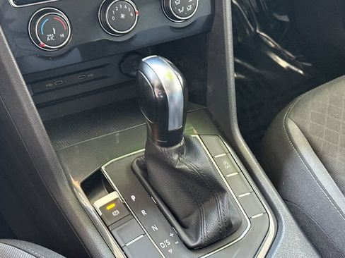 Used 2020 Volkswagen Tiguan S FWD image 21