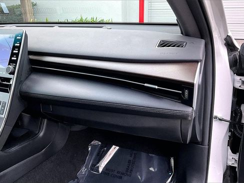 Certified 2022 Toyota Avalon Limited image 26