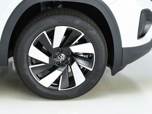 New 2026 Volkswagen Atlas Cross Sport SEL image 53