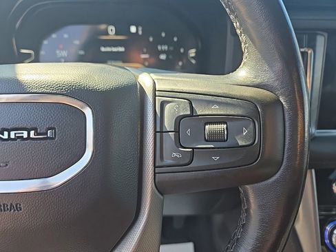 Used 2022 GMC Yukon XL Denali image 21