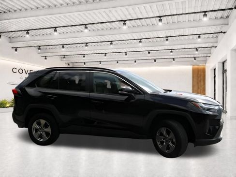 Used 2025 Toyota RAV4 XLE FWD image 9