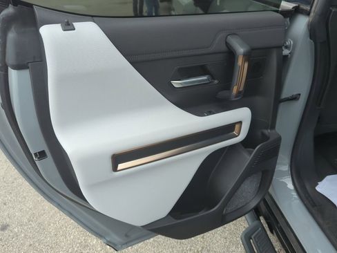 New 2025 GMC Hummer EV 3X w/ Extreme Off-Road Package image 13