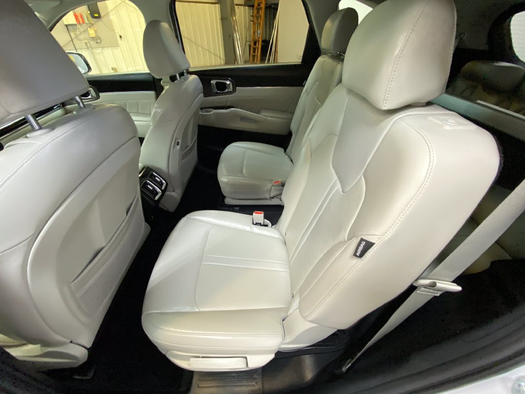 Used 2025 Kia Sorento SX FWD image 24