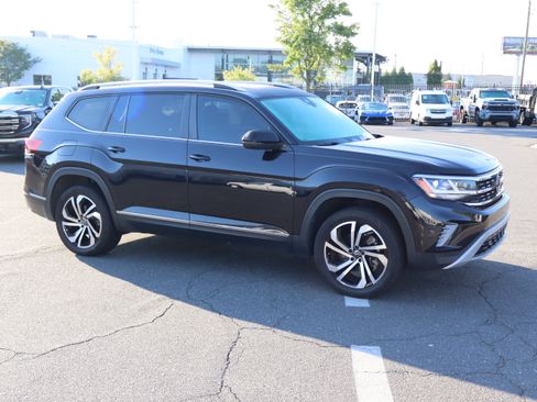Used 2023 Volkswagen Atlas SEL AWD/4WD image 2