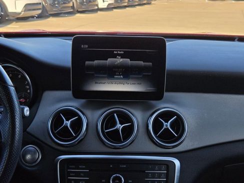 Used 2020 Mercedes-Benz GLA 250 image 11