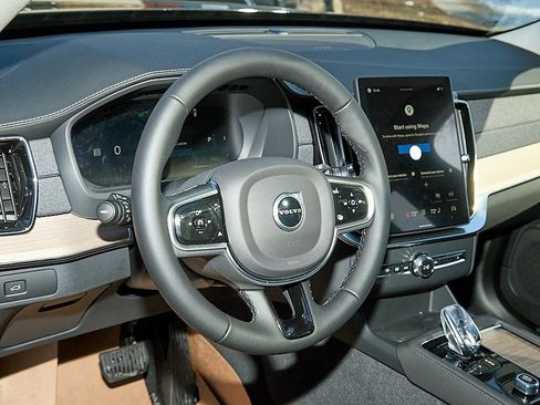 New 2026 Volvo XC90 B6 Plus w/ Protection Package Premier image 13