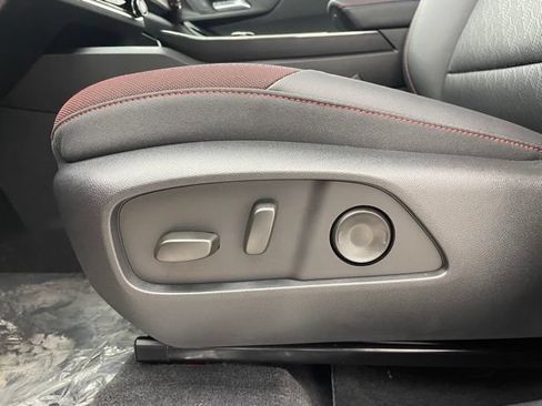 New 2026 Chevrolet Equinox RS w/ Convenience Package III AWD/4WD image 9