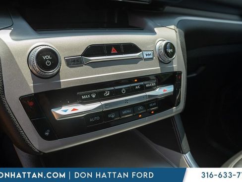 Used 2023 Ford Explorer XLT w/ Equipment Group 202A AWD/4WD image 9