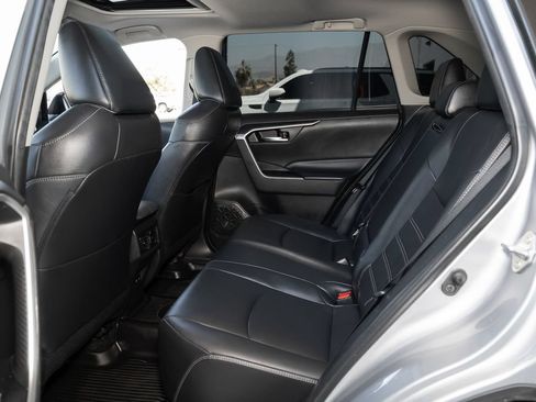 Used 2022 Toyota RAV4 XLE Premium FWD image 37