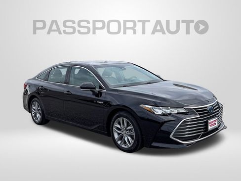 Used 2020 Toyota Avalon XLE image 10