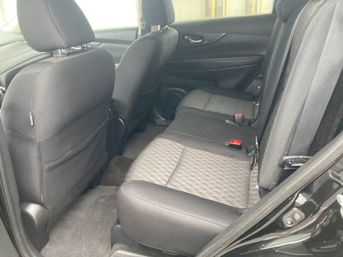 Used 2018 Nissan Rogue SV w/ Premium Package image 29