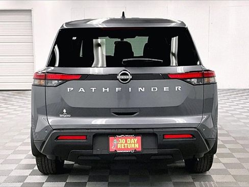 New 2025 Nissan Pathfinder S image 4