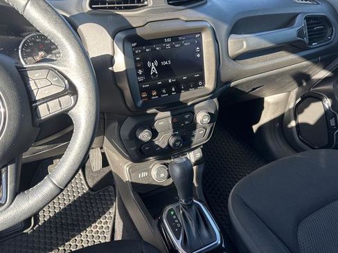 Used 2022 Jeep Renegade Altitude w/ Convenience Group image 12