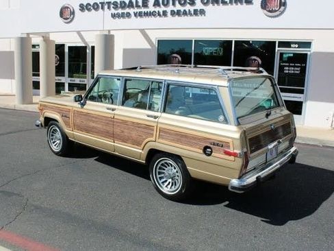 Used 1990 Jeep Grand Wagoneer image 12