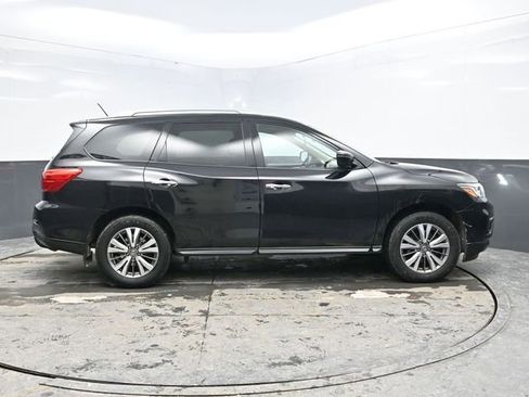 Used 2018 Nissan Pathfinder S image 8