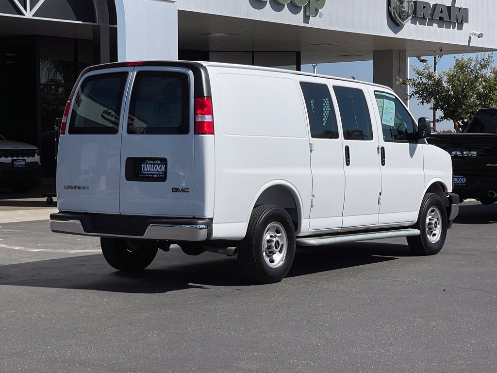 Used 2025 GMC Savana 2500 w/ Driver Convenience Package RWD image 4