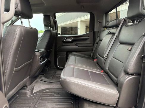Used 2023 GMC Sierra 1500 SLT AWD/4WD image 33