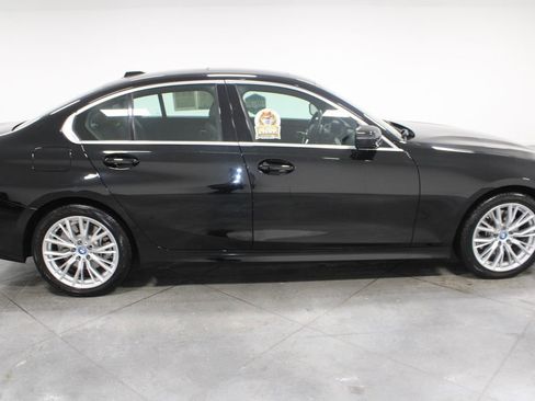 Used 2024 BMW 330e image 11