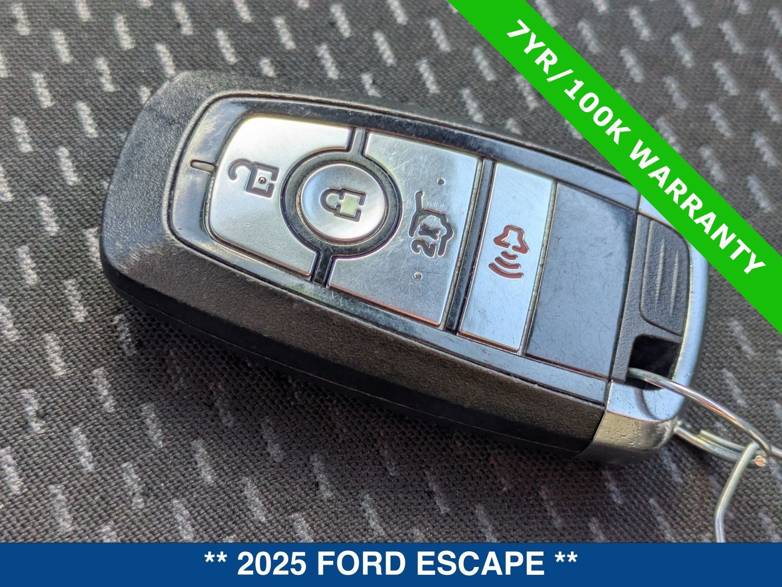 Certified 2025 Ford Escape ST-Line FWD image 33