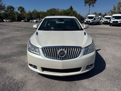 Used 2010 Buick LaCrosse CXS image 2