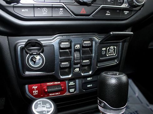 Used 2022 Jeep Wrangler Unlimited Rubicon w/ Cold Weather Group image 21