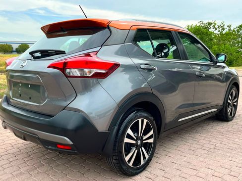 Used 2019 Nissan Kicks SR w/ SR Premium Package FWD image 8