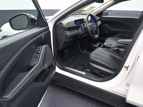 Used 2023 Ford Mustang Mach-E Premium image 11